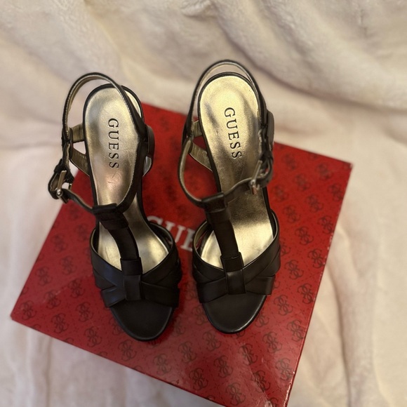 Guess Women’s Tako Planform Slingback T-Strap Sandal’s. - Picture 3 of 3